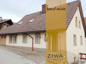 Kleines, altes Haus mit Schopf …
